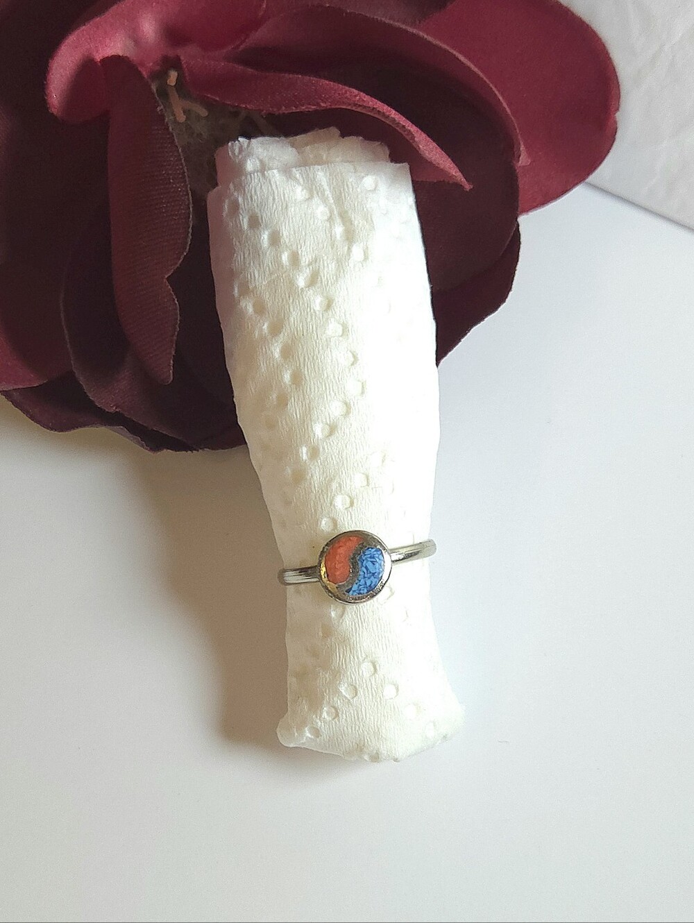 Coral & Turquoise Chip Round Silver Plated Ring Size 6